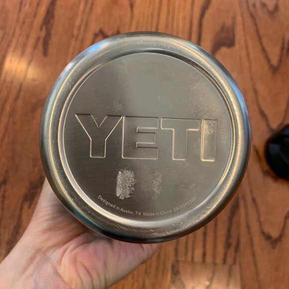 YETI 36 ounce oz. Water Bottle Rambler | Teal | Chug Cap - Picture 6 of 6